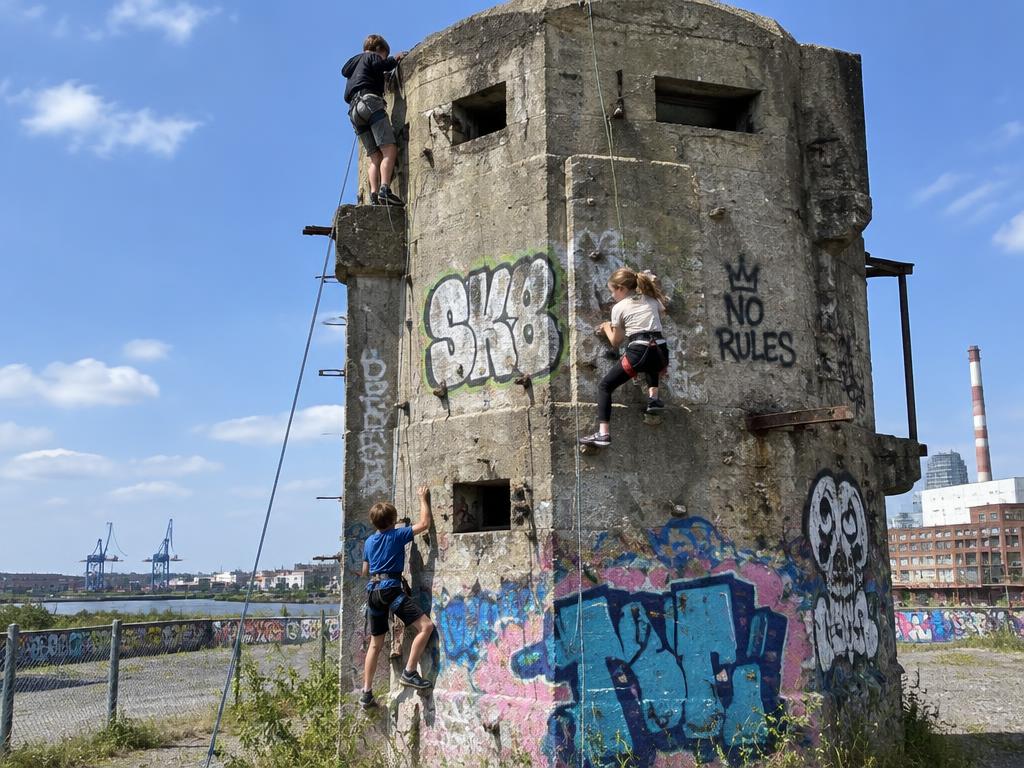 Der Kegel: Klettern am Bunkerturm