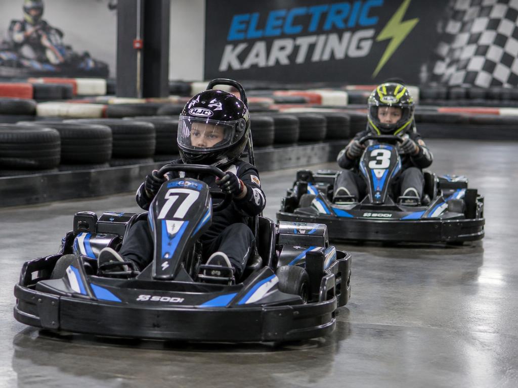 MOBIKART: Indoor-Kartrennen ab 130 cm